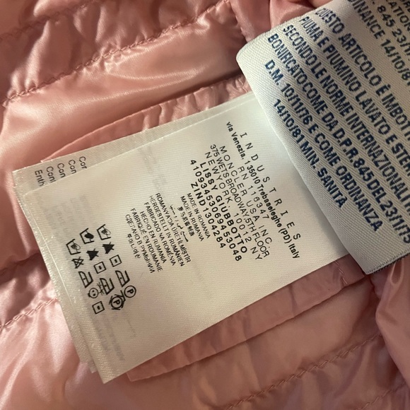 AUTHENTIC Moncler Light Pink Puffer Jacket - Picture 7 of 15